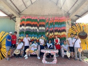 Ban lãnh đạo và tập thể nhân viên Lưới Công Trình chụp hình lưu niệm tại Đảo Khỉ - Nha Trang