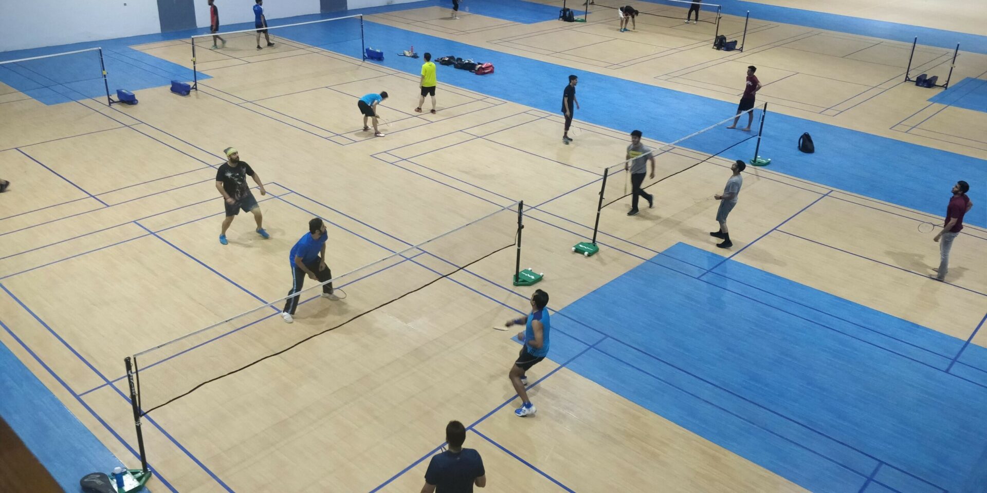 don-vi-thi-cong-san-cau-long-chat-luong