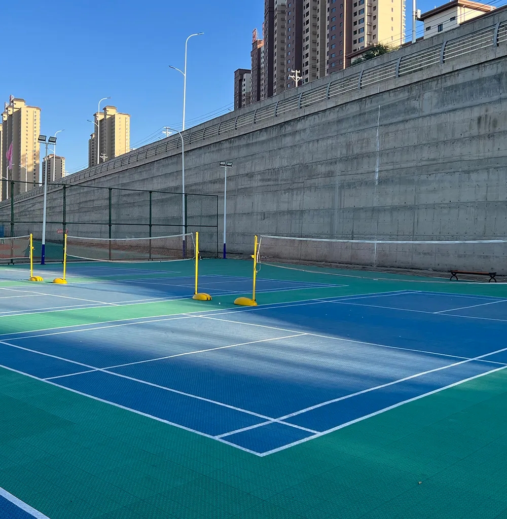 thi-cong-san-cau-long-chuyen-nghiep