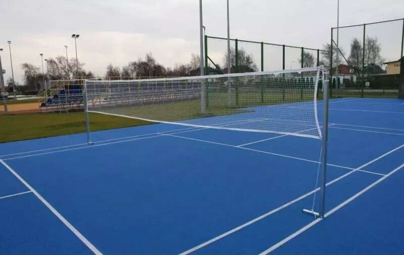 thi-cong-san-cau-long-gia-re