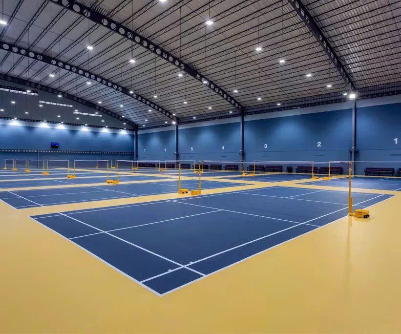 thi-cong-san-cau-long-tai-tphcm