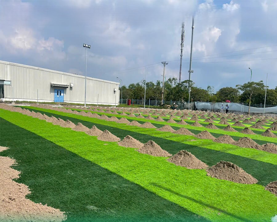 thi-cong-san-bong-da-5-nguoi Thi công sân bóng đá người