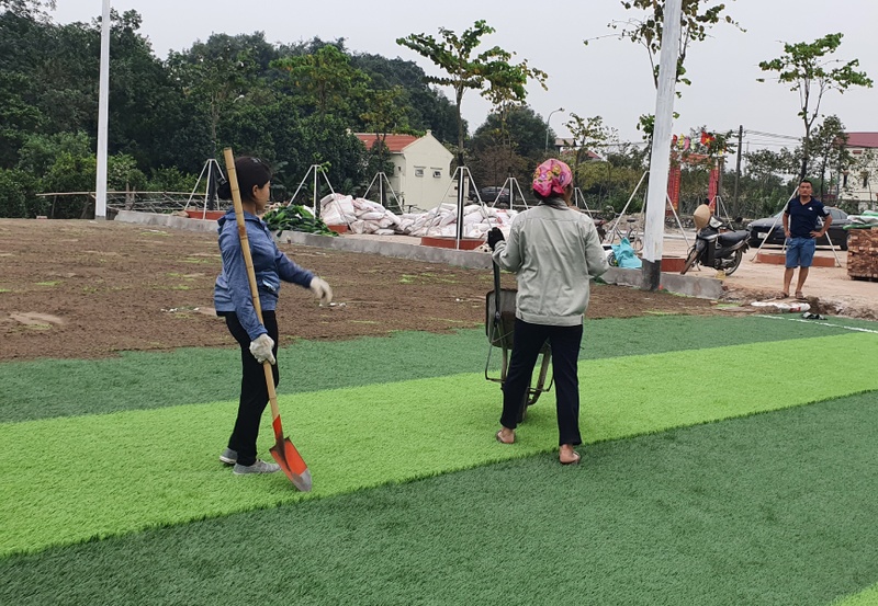 thi-cong-san-bong-da-co-nhan-tao-ben-dep Thi công sân bóng đá cỏ nhân tạo bền đẹp